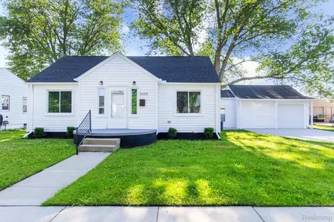 22854 Oaklane St, Warren, MI 48089