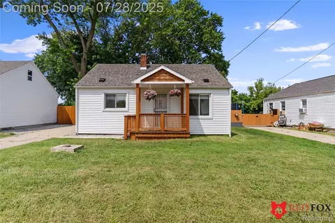 3200 Myrton St, Burton, MI 48529