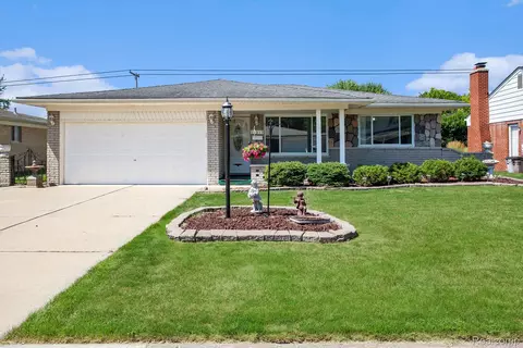 11217 Lorman Dr, Sterling Heights, MI 48312
