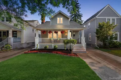 716 W Lincoln St, Birmingham, MI 48009