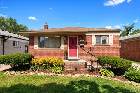 23633 Deziel St, Saint Clair Shores, MI 48082