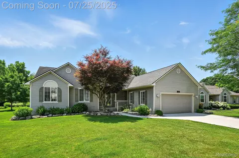 593 Layman Creek Cir, Grand Blanc, MI 48439