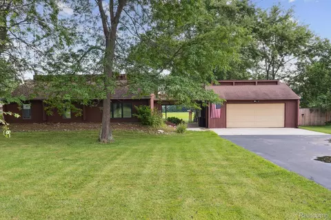 6146 Duffield Rd, Flushing, MI 48433