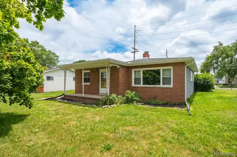 2216 Court St, Port Huron, MI 48060