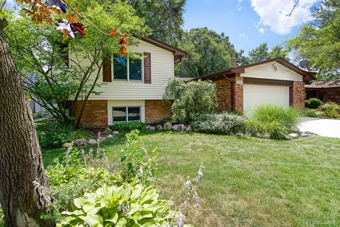 43069 Devon Ln, Canton, MI 48187