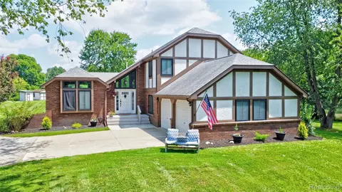 9580 Buckhorn Lake Rd, Rose, MI 48442