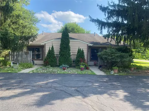 2110 Phillips Ave, Delhi, MI 48842
