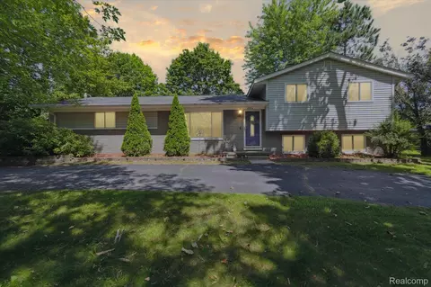 4304 Woodcock Way, Highland, MI 48357