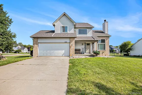 8449 Omar Dr, Davison, MI 48423