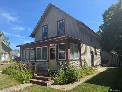2121 4th St, Trenton, MI 48183