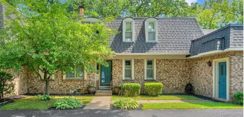 6130 Carroll Lake Rd #1, Commerce, MI 48382
