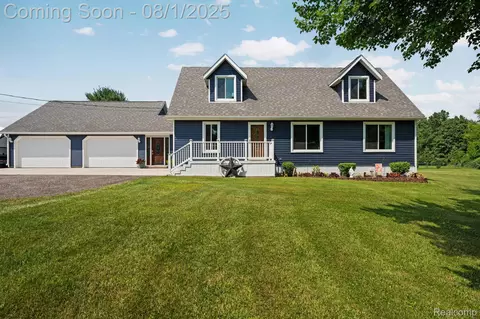 3232 W Schafer Rd, Pinckney, MI 48169