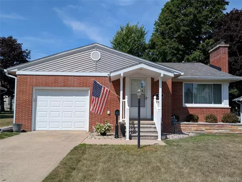 411 Cleveland St, Bad Axe, MI 48413