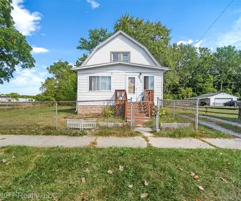 1529 Oak St, Monroe, MI 48161