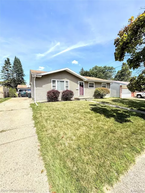 533 Poplar St, Clio, MI 48420