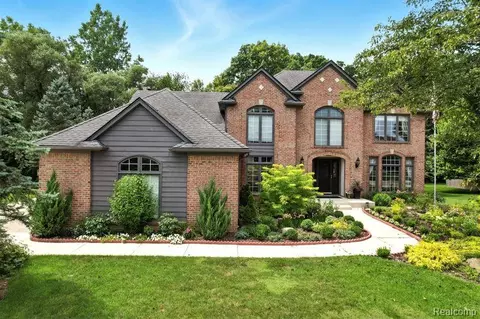1400 Lakeview Lakeview Dr, Rochester Hills, MI 48306