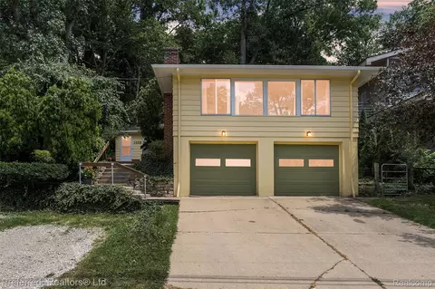 15581560 W Jones Dr SW, Ann Arbor, MI 48105