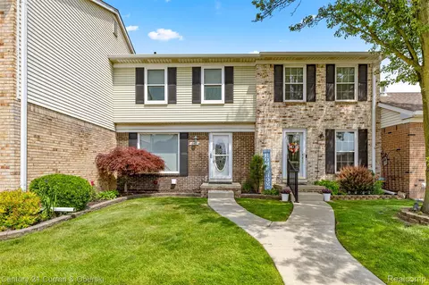 16485 Rudgate St, Southgate, MI 48195