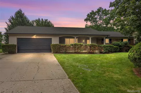 9844 Klais Ct, Village Of Clarkston, MI 48348