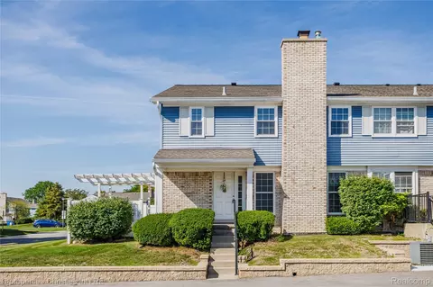 42127 Gladwin St, Northville, MI 48167