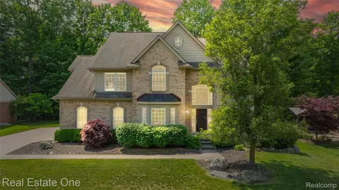 3788 High Grove Way, Lake Orion, MI 48360