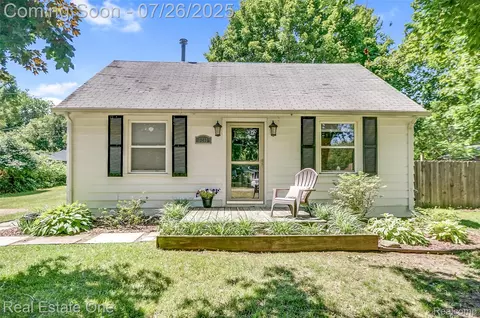 3230 Melvin Ave, Rochester Hills, MI 48307