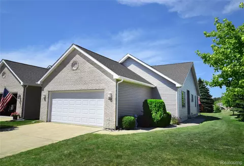 10229 Primrose Dr, Davison, MI 48423