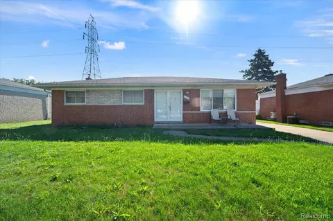 31846 Blair Dr, Warren, MI 48092