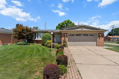 27020 Wilson Dr, Dearborn Heights, MI 48127