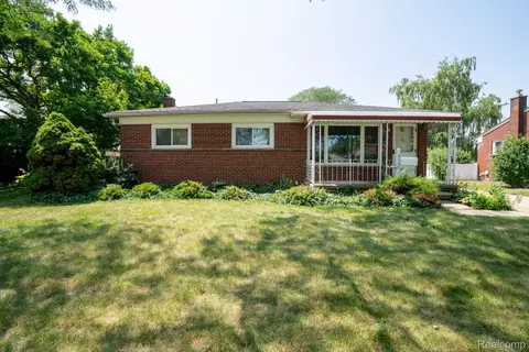 3150 Middlefield Dr, Trenton, MI 48183