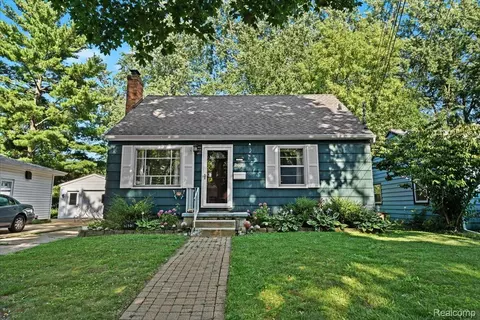 2623 Teel Ave, Lansing, MI 48910