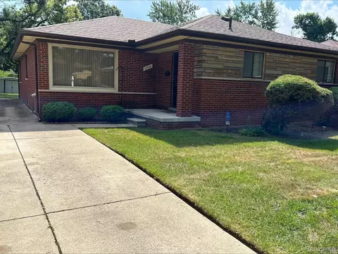 21630 Gardner St, Oak Park, MI 48237