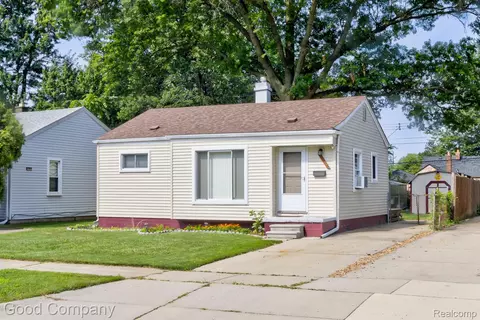 27707 Brettonwoods St, Madison Heights, MI 48071