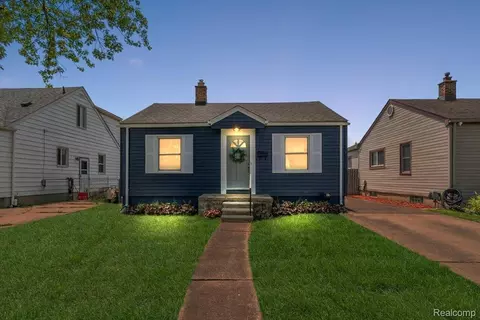 527 Lincoln Ave, Lincoln Park, MI 48146