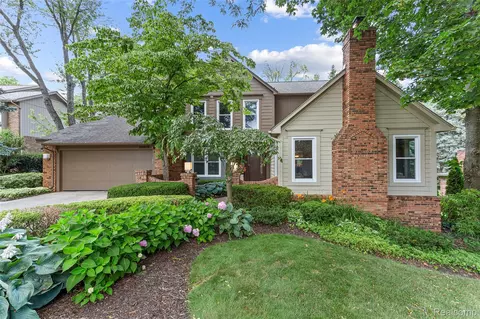 29812 Deer Run St, Farmington Hills, MI 48331
