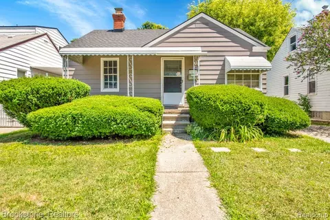 21166 Dexter Blvd, Warren, MI 48089