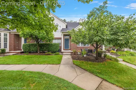 18203 Adri Cir, Walled Lake, MI 48390