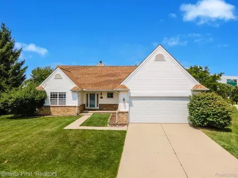 616 Light Tower Dr, Belleville, MI 48111
