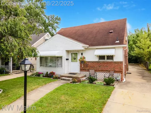 9686 Lenore, Redford, MI 48239