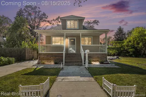 20031 Hawthorne St, Highland Park, MI 48203