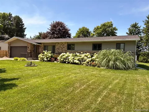 3464 S Bradleyville Rd, Vassar, MI 48768