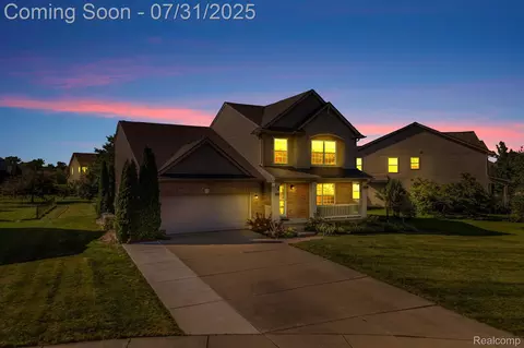 8271 S Warwick Ct, Ypsilanti, MI 48198