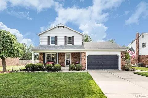 15065 Woodside Dr, Livonia, MI 48154