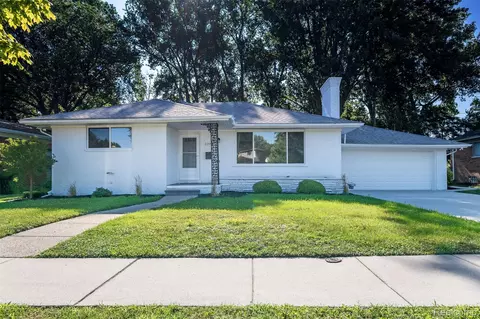 22958 Beaconsfield Ave, Eastpointe, MI 48021