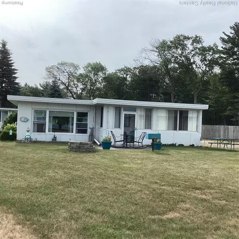6024 Port Austin Rd #5, Caseville, MI 48725