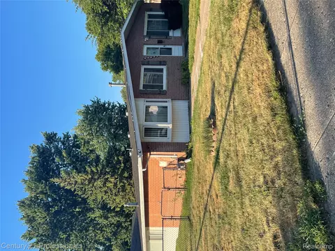 33940 Hiveley St, Westland, MI 48186