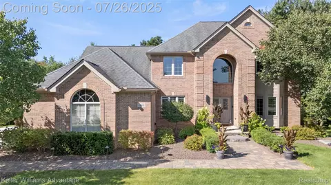 23613 Copperwood Dr W, South Lyon, MI 48178
