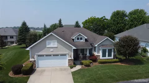 16 Clarmarc Ct #8, Frankenmuth, MI 48734