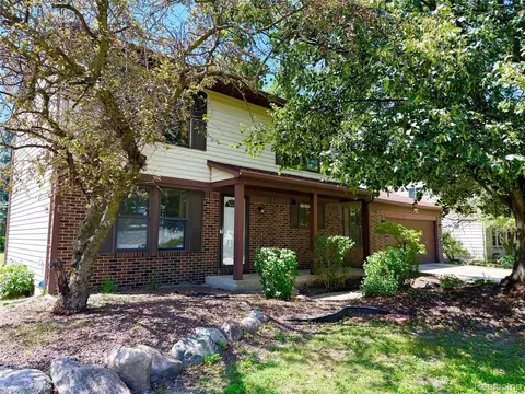 23533 Nilan Dr, Novi, MI 48375