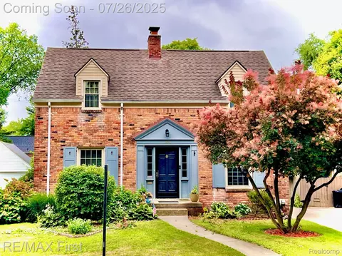 301 W Oakridge St, Ferndale, MI 48220